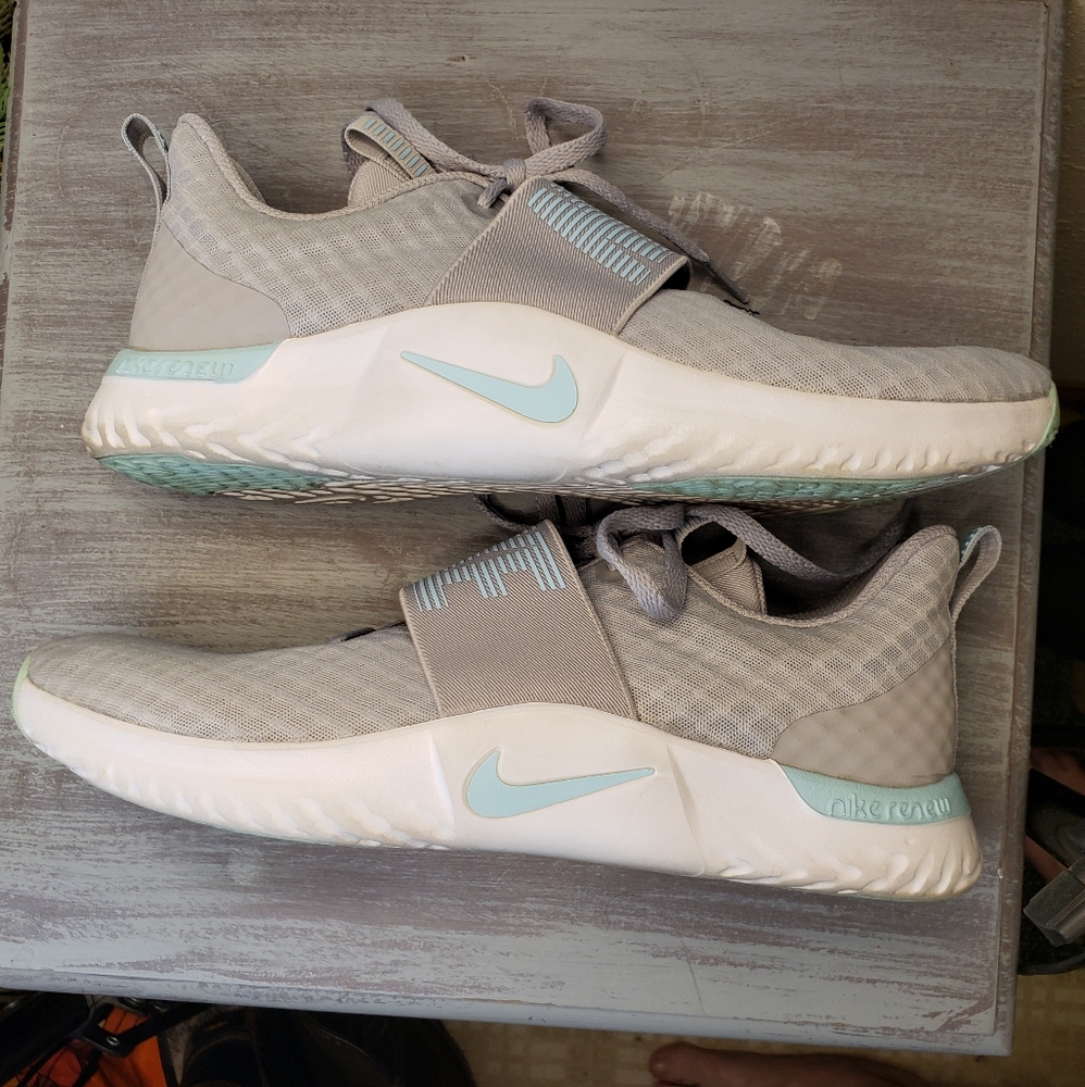 Nike Renew Light Gray/blue Sneakers Size 9.5 (Sf2)
